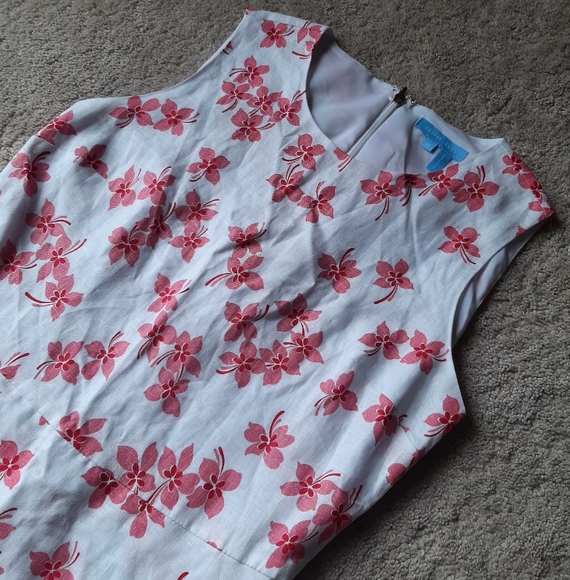 Linen Ruffles Dress - Picture 2 of 6